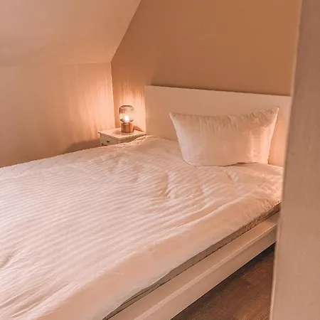 Magare & Restaurant מלון *