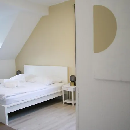 Magare & Restaurant * לאנשטיין