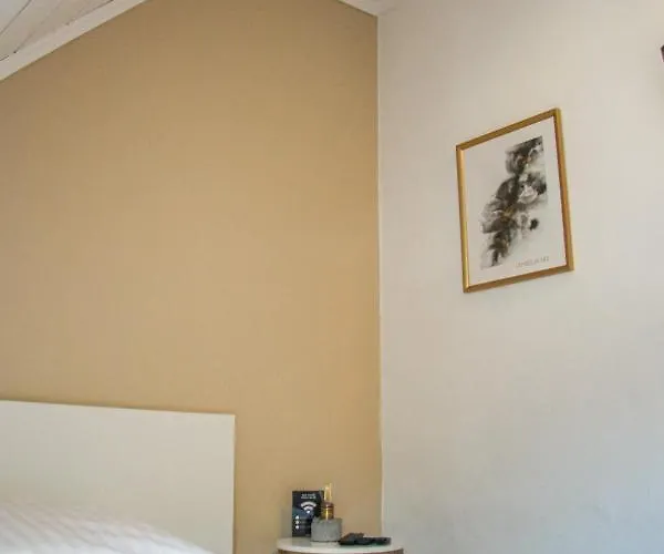 Magare & Restaurant * לאנשטיין